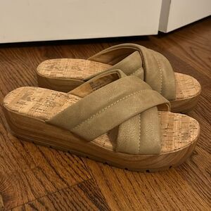 KORKS Women's Faithe Natural Size 8 New with Tags